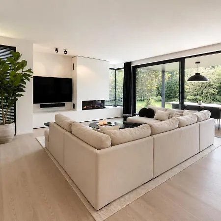 Exclusive Near The Golf & Vila